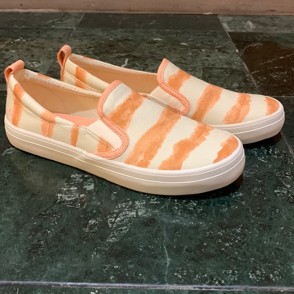 Sperry Shoes - NWOT womens size 7.5 Sperry Crest slip on sneakers